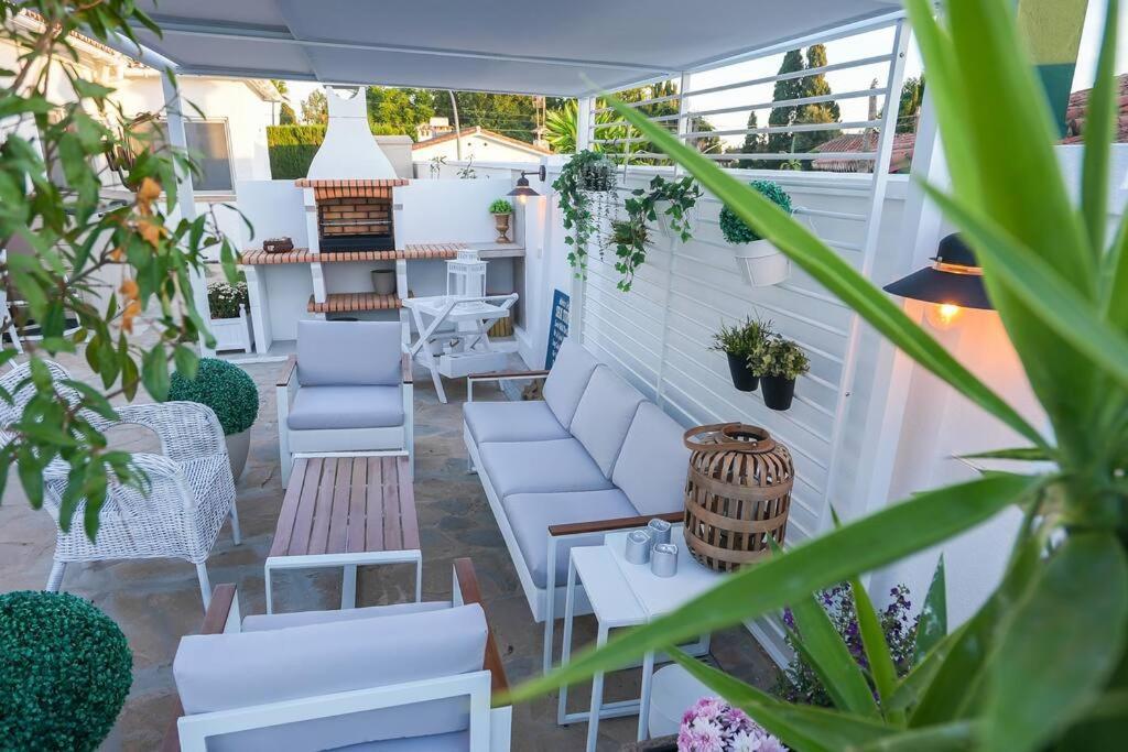 Villa Casacara Marbella Beachside Costabella -Spain Экстерьер фото