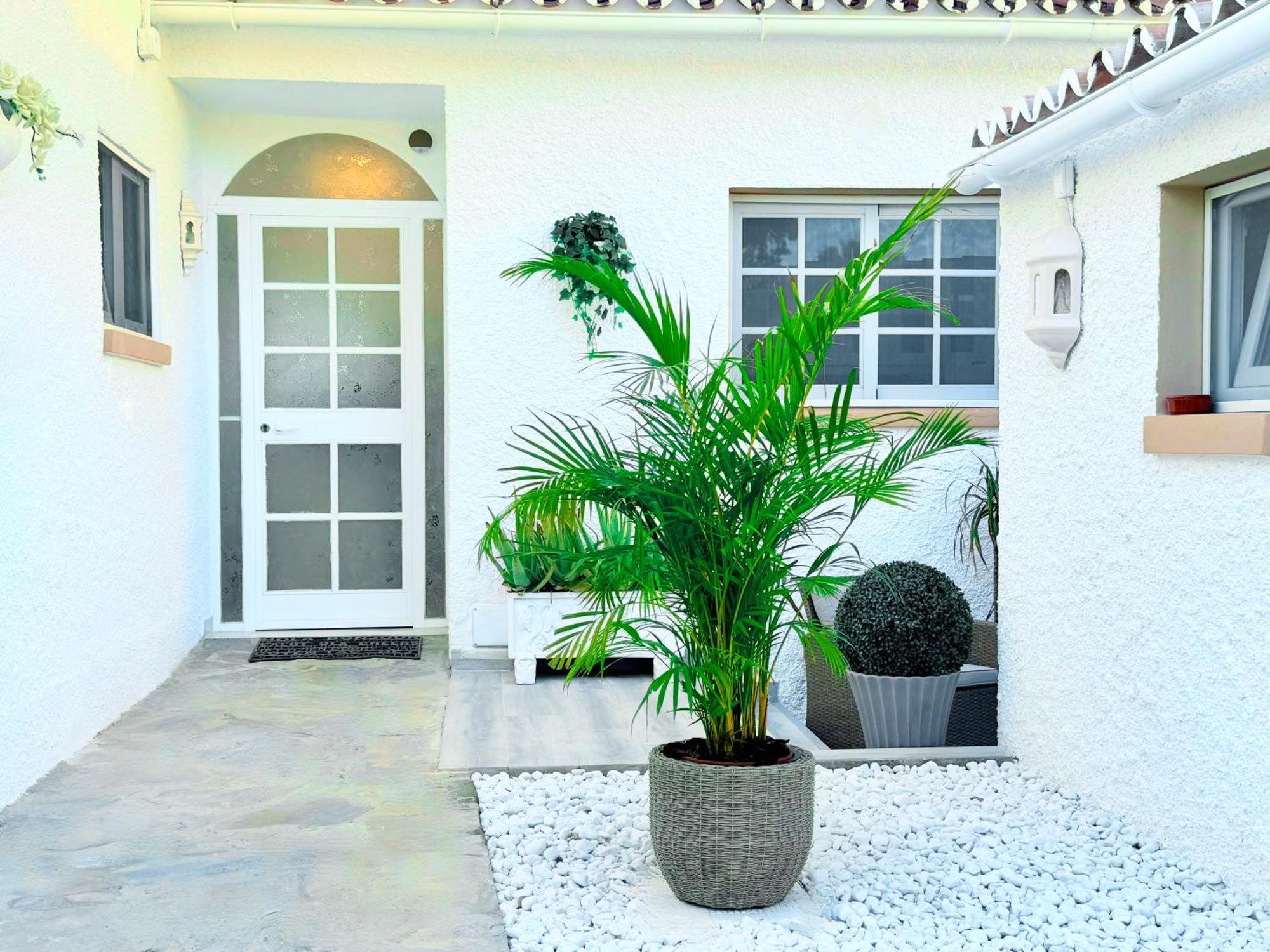 Villa Casacara Marbella Beachside Costabella -Spain Экстерьер фото