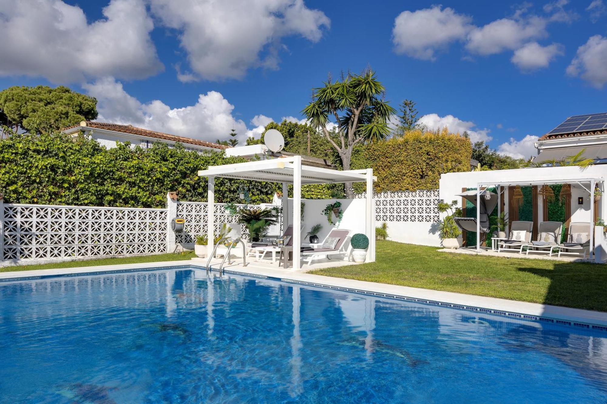 Villa Casacara Marbella Beachside Costabella -Spain Экстерьер фото