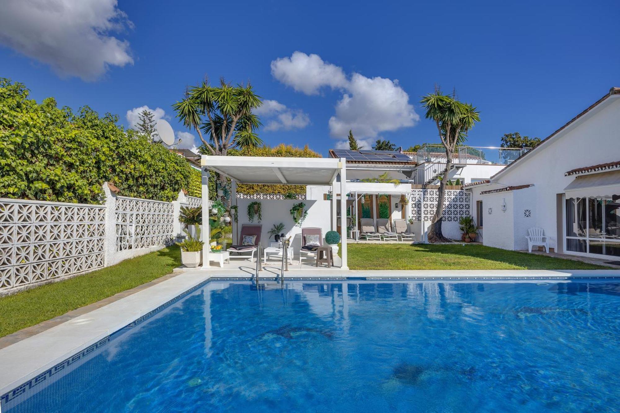 Villa Casacara Marbella Beachside Costabella -Spain Экстерьер фото