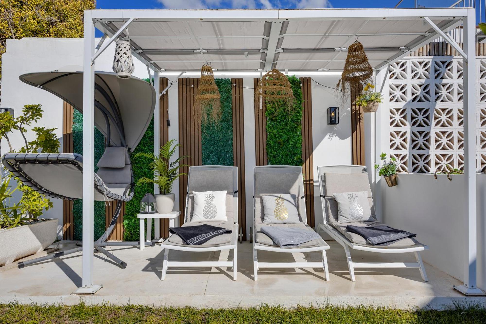 Villa Casacara Marbella Beachside Costabella -Spain Экстерьер фото