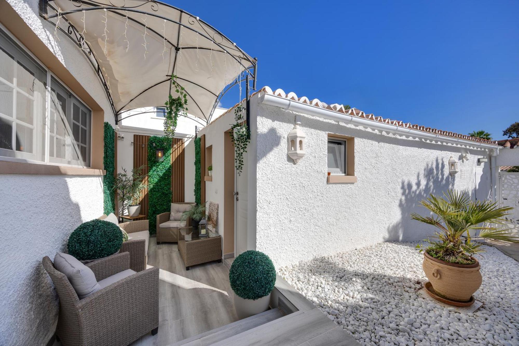 Villa Casacara Marbella Beachside Costabella -Spain Экстерьер фото