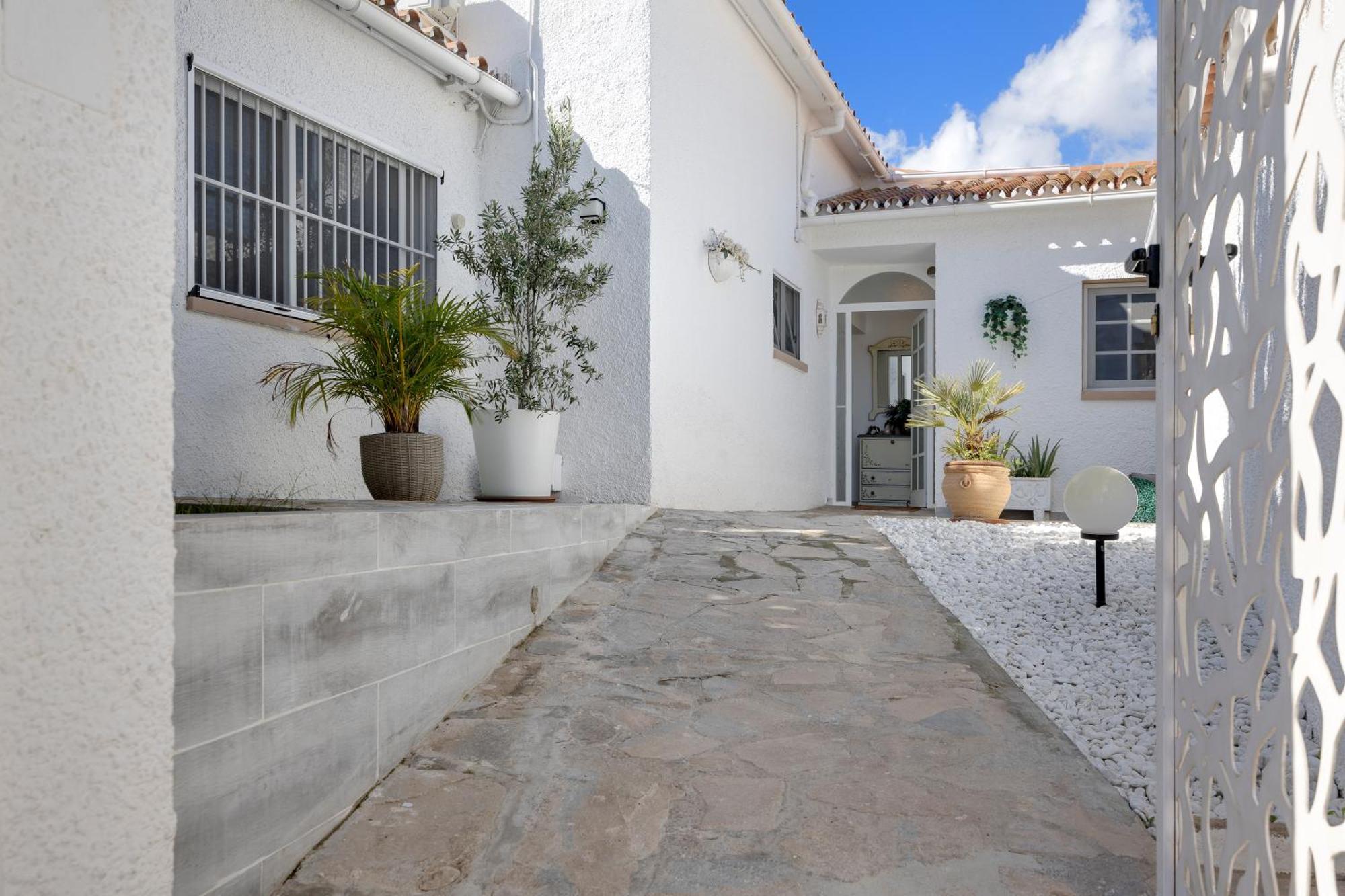 Villa Casacara Marbella Beachside Costabella -Spain Экстерьер фото