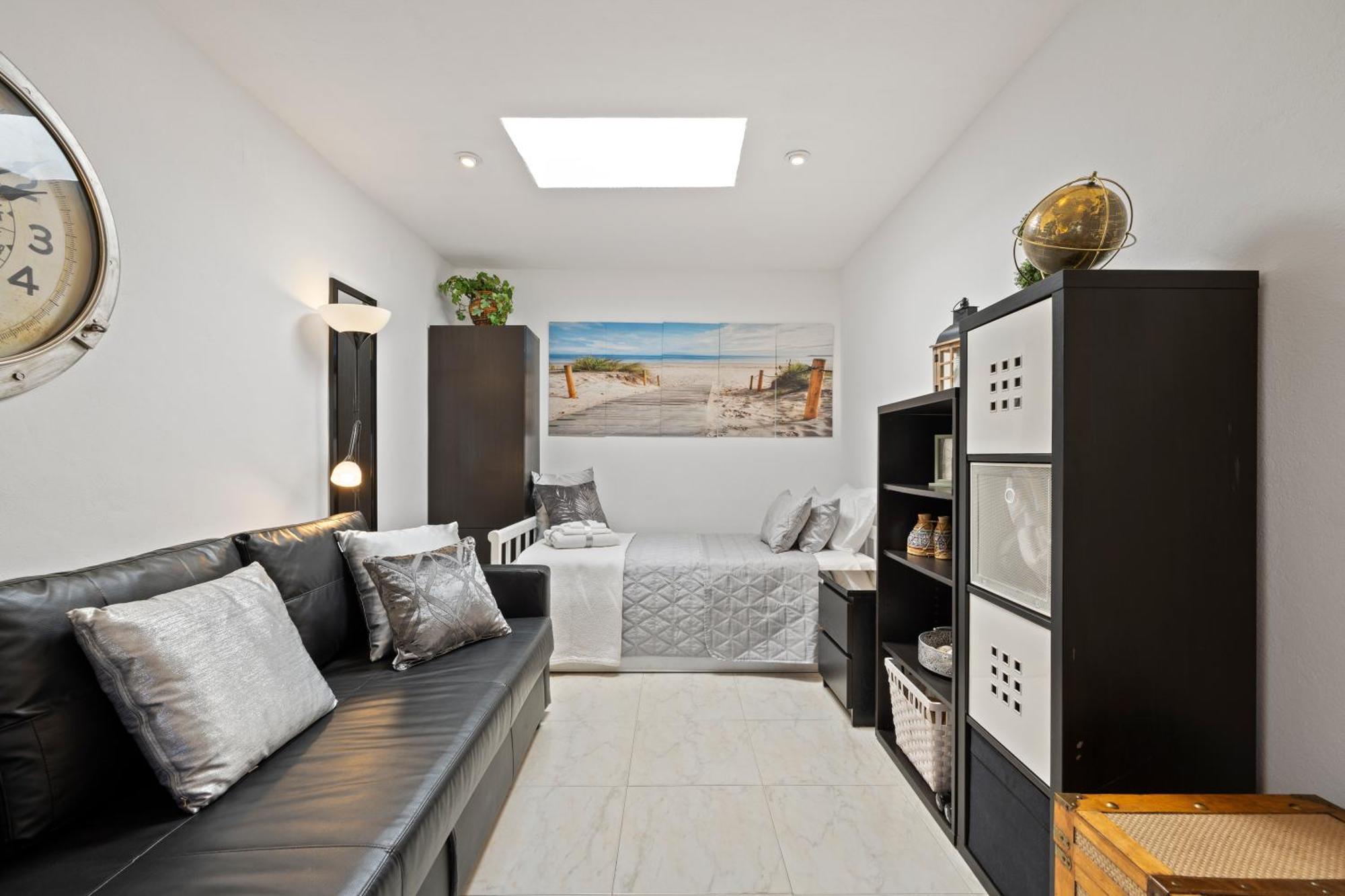 Villa Casacara Marbella Beachside Costabella -Spain Экстерьер фото