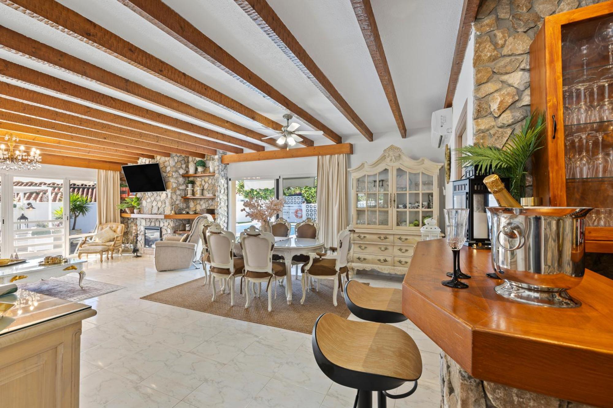 Villa Casacara Marbella Beachside Costabella -Spain Экстерьер фото